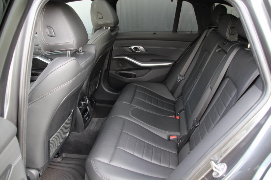 BMW 3 Serie Touring 330e xDrive Sport | Laser | Pano | Leder | ACC