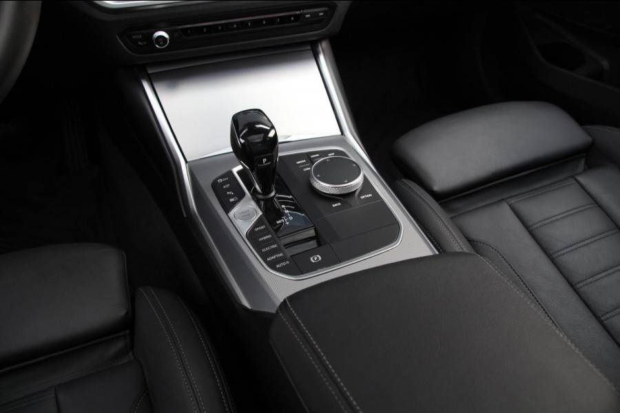 BMW 3 Serie Touring 330e xDrive Sport | Laser | Pano | Leder | ACC