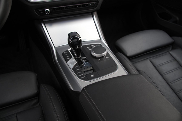 BMW 3 Serie Touring 330e xDrive Sport | Laser | Pano | Leder | ACC
