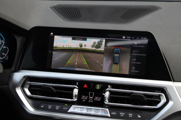 BMW 3 Serie Touring 330e xDrive Sport | Laser | Pano | Leder | ACC