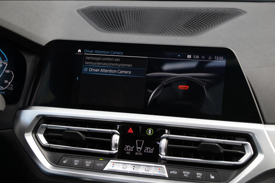 BMW 3 Serie Touring 330e xDrive Sport | Laser | Pano | Leder | ACC