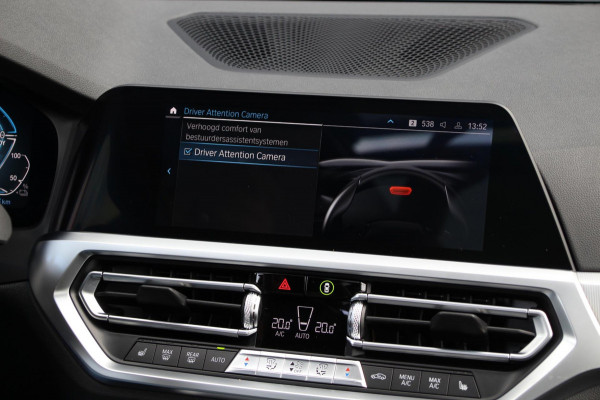 BMW 3 Serie Touring 330e xDrive Sport | Laser | Pano | Leder | ACC