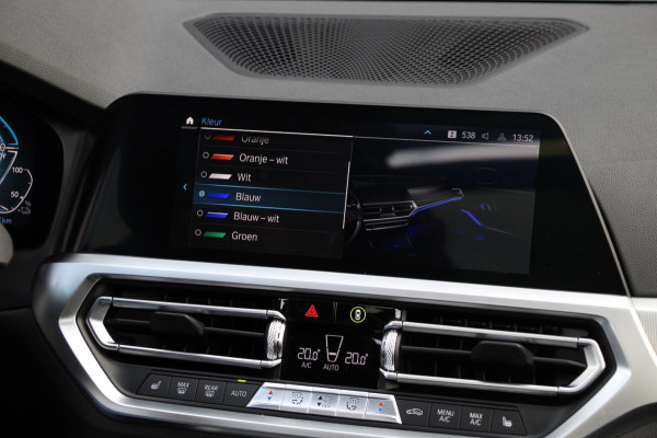 BMW 3 Serie Touring 330e xDrive Sport | Laser | Pano | Leder | ACC