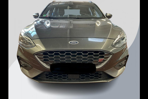 Ford FOCUS Wagon 2.0 EcoBlue ST 190pk diesel | Wegklapbare trekhaak | Adaptive cruise control | Winter Pack | Adaptive LED | Head up Display | Bang&Olufsen |  1.800 kg trekgewicht