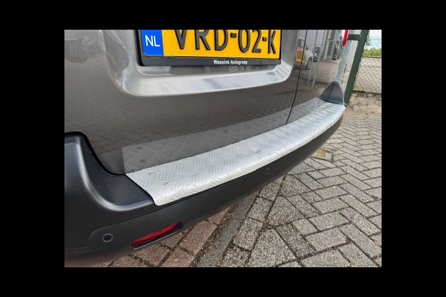 Opel Vivaro 2.0 CDTI 145pk L2 H1 Edition 3Persoons Airco,Cruisecontrol,Navigatie Nette Auto