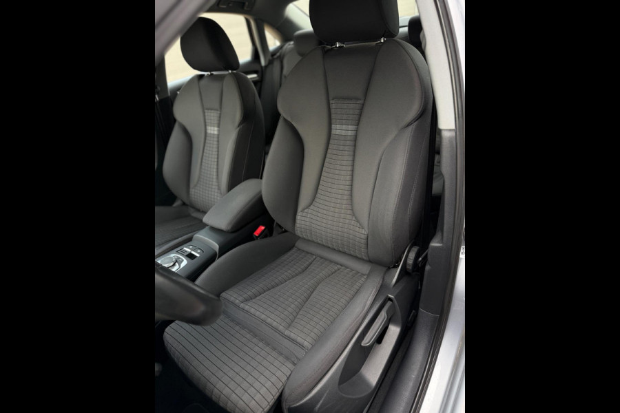 Audi A3 Limousine 30 TFSI Sport CarPlay