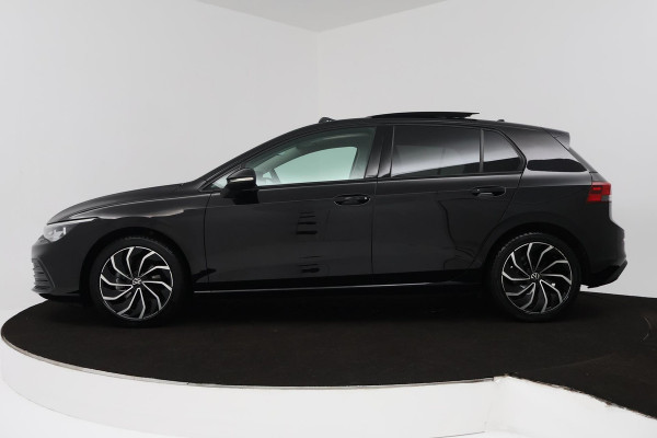Volkswagen Golf 1.0 eTSI Life Business Automaat (PANORAMADAK, CAMERA, STOEL-/STUURVERWARMING, 1e EIGENAAR, GOED ONDERHOUDEN)