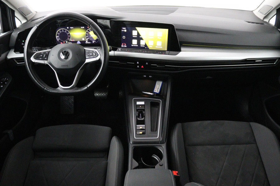Volkswagen Golf 1.0 eTSI Life Business Automaat (PANORAMADAK, CAMERA, STOEL-/STUURVERWARMING, 1e EIGENAAR, GOED ONDERHOUDEN)
