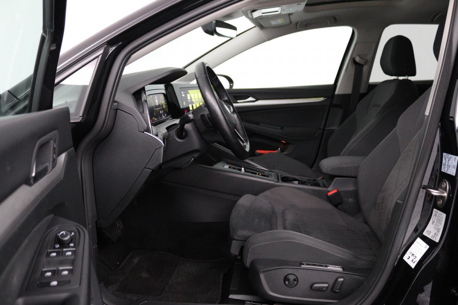 Volkswagen Golf 1.0 eTSI Life Business Automaat (PANORAMADAK, CAMERA, STOEL-/STUURVERWARMING, 1e EIGENAAR, GOED ONDERHOUDEN)