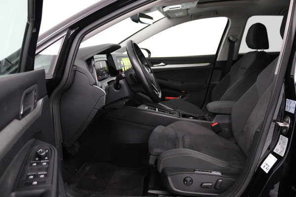 Volkswagen Golf 1.0 eTSI Life Business Automaat (PANORAMADAK, CAMERA, STOEL-/STUURVERWARMING, 1e EIGENAAR, GOED ONDERHOUDEN)