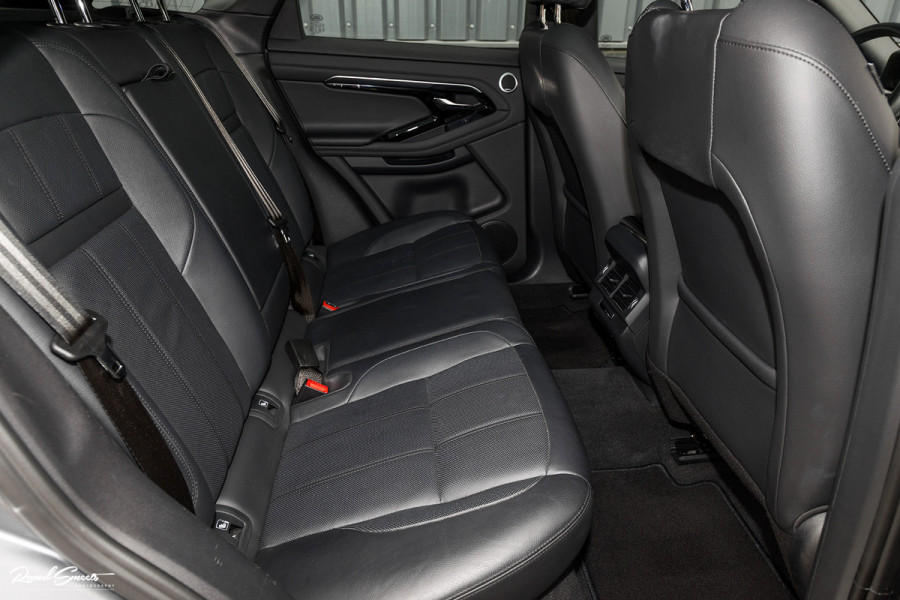Land Rover Range Rover Evoque 1.5 P300e AWD R-Dynamic SE | Panorama dak | Premium audio | Adaptieve cruise control | Apple carplay |