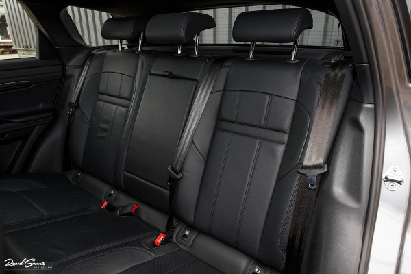 Land Rover Range Rover Evoque 1.5 P300e AWD R-Dynamic SE | Panorama dak | Premium audio | Adaptieve cruise control | Apple carplay |