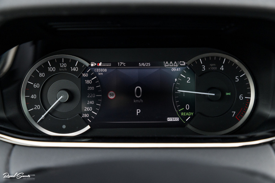 Land Rover Range Rover Evoque 1.5 P300e AWD R-Dynamic SE | Panorama dak | Premium audio | Adaptieve cruise control | Apple carplay |