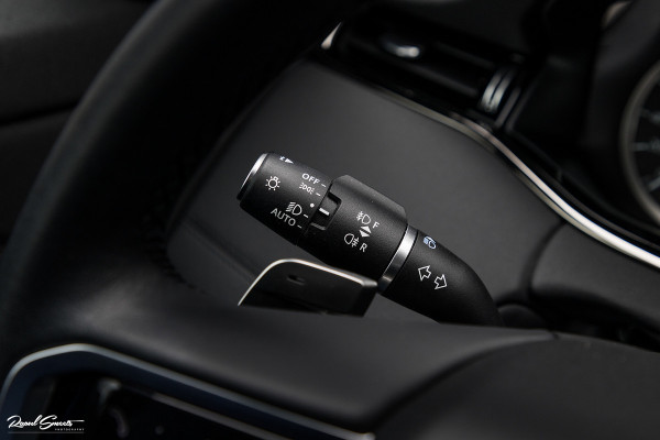 Land Rover Range Rover Evoque 1.5 P300e AWD R-Dynamic SE | Panorama dak | Premium audio | Adaptieve cruise control | Apple carplay |