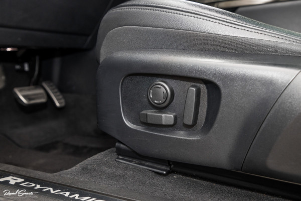 Land Rover Range Rover Evoque 1.5 P300e AWD R-Dynamic SE | Panorama dak | Premium audio | Adaptieve cruise control | Apple carplay |