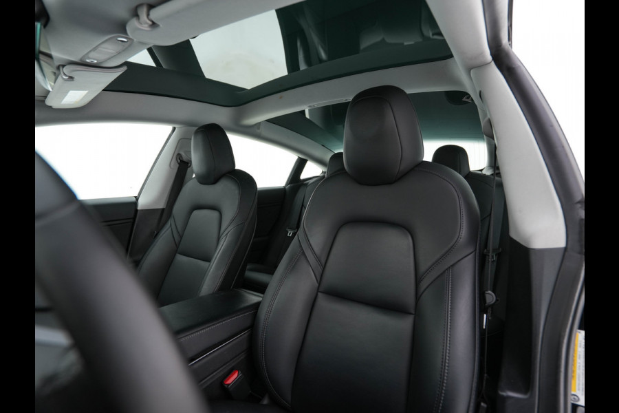 Tesla Model 3 Long Range AWD 75 kWh [ 3-Fase ] (INCL-BTW) Aut. *PANO | AUTO-PILOT | FULL-LEATHER | KEYLESS | FULL-LED | MEMORY-PACK | SURROUND-VIEW | DAB | CARPLAY | DIGI-COCKPIT | LANE-ASSIST | COMFORT-SEATS | 19"ALU*