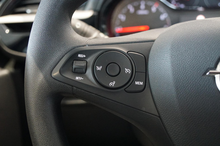 Opel Corsa 1.2 Edition + CAMERA / APPLE CARPLAY