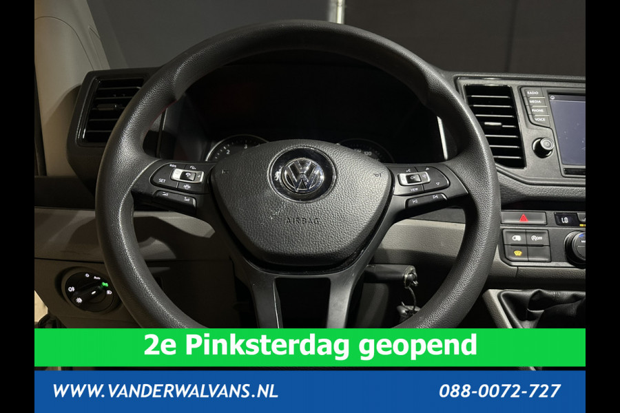 Volkswagen Crafter 2.0 TDI 140pk L3H3 Euro6 Airco | Navigatie | Apple carplay | Camera | Adaptieve Cruisecontrol android auto, parkeersensoren, verwarmde voorruit, bijrijdersbank, 3000kg trekvermogen