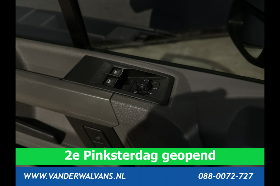 Volkswagen Crafter 2.0 TDI 140pk L3H3 Euro6 Airco | Navigatie | Apple carplay | Camera | Adaptieve Cruisecontrol android auto, parkeersensoren, verwarmde voorruit, bijrijdersbank, 3000kg trekvermogen