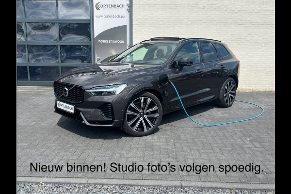 Volvo XC60 2.0 T8 Plug-in hybrid AWD R-Design | Memory stoelen | Harman Kardon | Lucht vering | Zwenkbare trekhaak | Stoel massage+verkoeli