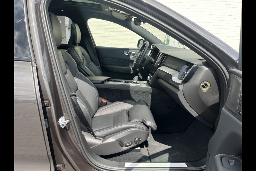 Volvo XC60 2.0 T8 Plug-in hybrid AWD R-Design | Memory stoelen | Harman Kardon | Lucht vering | Zwenkbare trekhaak | Stoel massage+verkoeli