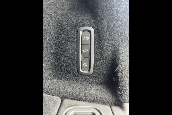 Volvo XC60 2.0 T8 Plug-in hybrid AWD R-Design | Memory stoelen | Harman Kardon | Lucht vering | Zwenkbare trekhaak | Stoel massage+verkoeli