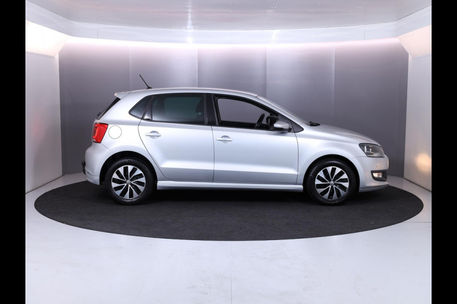 Volkswagen Polo 1.0 BlueMotion Edition 95pk 5bak| Airco| trekhaak| 15'LM-velgen| extra getint glas
