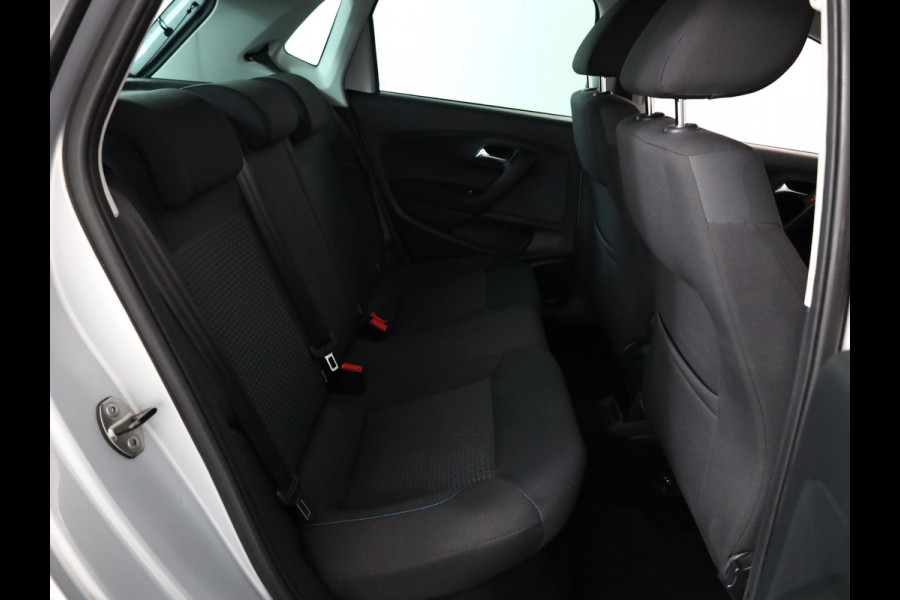 Volkswagen Polo 1.0 BlueMotion Edition 95pk 5bak| Airco| trekhaak| 15'LM-velgen| extra getint glas