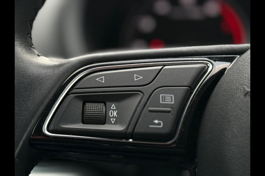 Audi A3 Limousine 30 TFSI Sport CarPlay