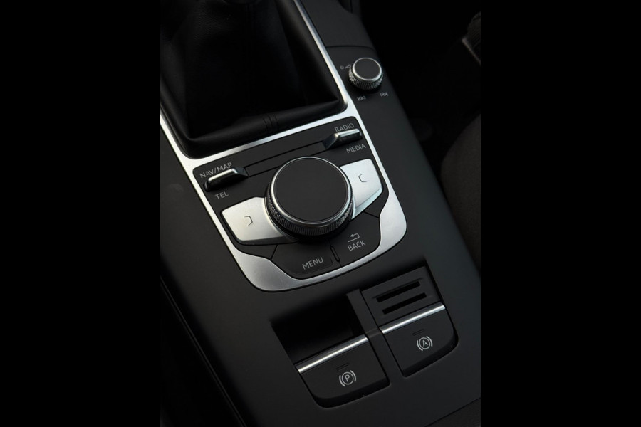 Audi A3 Limousine 30 TFSI Sport CarPlay