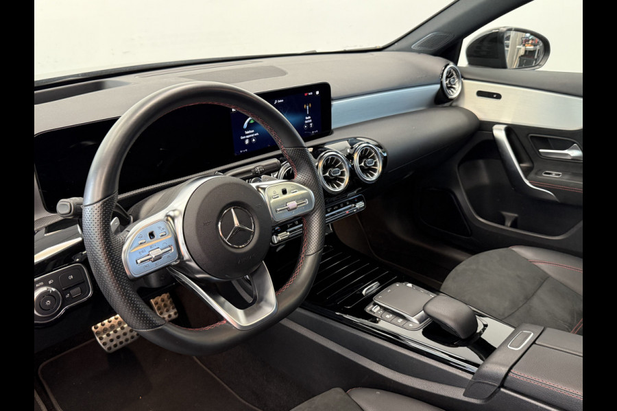 Mercedes-Benz A-Klasse 250 e AMG Line ACC PDC 360' camera Panoramadak Head-Up !! 2e Pinksterdag zijn wij geopend van 12.00 tot 17.00u !!