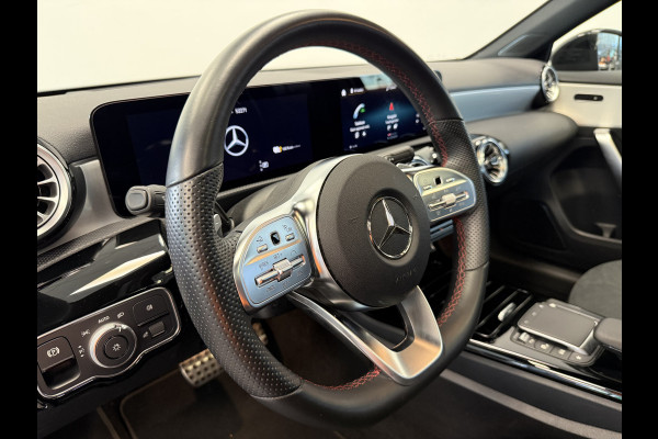 Mercedes-Benz A-Klasse 250 e AMG Line ACC PDC 360' camera Panoramadak Head-Up !! 2e Pinksterdag zijn wij geopend van 12.00 tot 17.00u !!