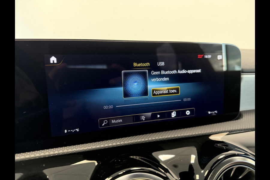 Mercedes-Benz A-Klasse 250 e AMG Line ACC PDC 360' camera Panoramadak Head-Up !! 2e Pinksterdag zijn wij geopend van 12.00 tot 17.00u !!