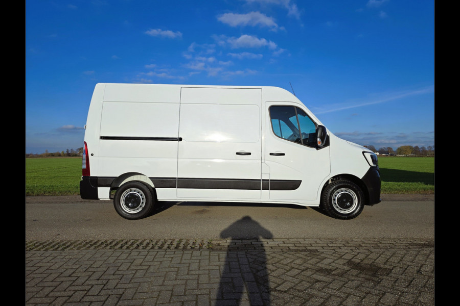 Renault Master T35 2.3 dCi L2 H2 - 150 Pk - Euro 6 - Navi - ParkeerCamera