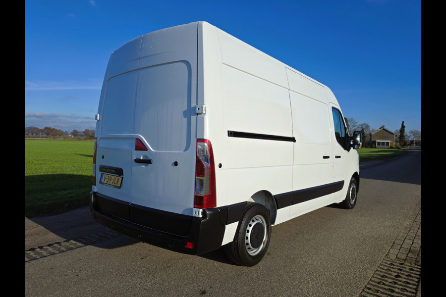 Renault Master T35 2.3 dCi L2 H2 - 150 Pk - Euro 6 - Navi - ParkeerCamera