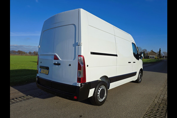 Renault Master T35 2.3 dCi L2 H2 - 150 Pk - Euro 6 - Navi - ParkeerCamera