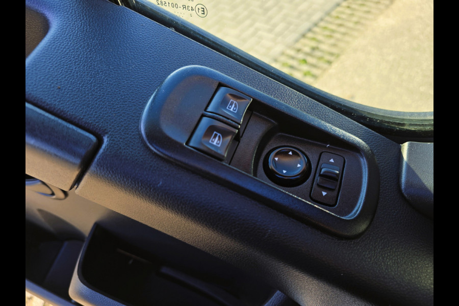 Renault Master T35 2.3 dCi L2 H2 - 150 Pk - Euro 6 - Navi - ParkeerCamera