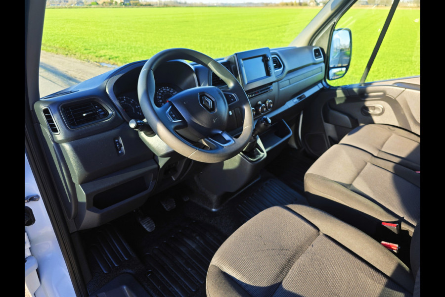 Renault Master T35 2.3 dCi L2 H2 - 150 Pk - Euro 6 - Navi - ParkeerCamera