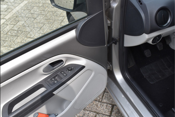 Seat Mii 1.0 Style Intense NL-Auto 35 Dkm Stoelverwarming PDC