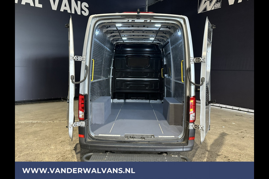 Volkswagen Crafter 2.0 TDI 140pk L3H3 L2H2 Euro6 Airco | Cruisecontrol | Camera | Apple Carplay Android Auto, Parkeersensoren, Bijrijdersbank, 3000kg Trekvermogen, zilver