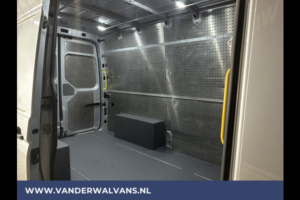 Volkswagen Crafter 2.0 TDI 140pk L3H3 L2H2 Euro6 Airco | Cruisecontrol | Camera | Apple Carplay Android Auto, Parkeersensoren, Bijrijdersbank, 3000kg Trekvermogen, zilver