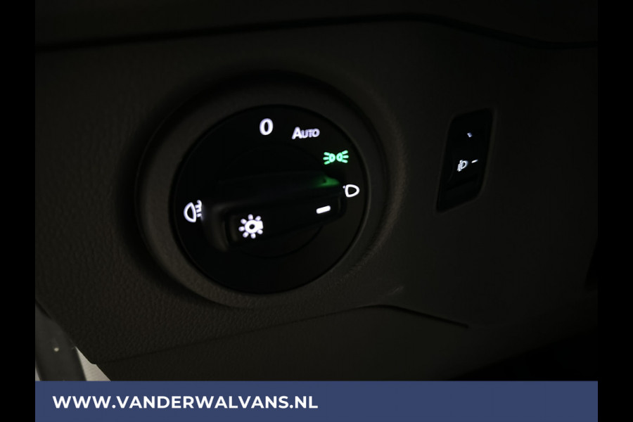 Volkswagen Crafter 2.0 TDI 140pk L3H3 L2H2 Euro6 Airco | Cruisecontrol | Camera | Apple Carplay Android Auto, Parkeersensoren, Bijrijdersbank, 3000kg Trekvermogen, zilver