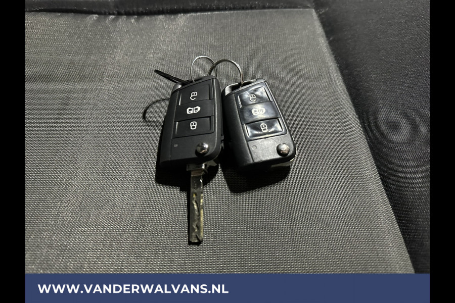 Volkswagen Crafter 2.0 TDI 140pk L3H3 L2H2 Euro6 Airco | Cruisecontrol | Camera | Apple Carplay Android Auto, Parkeersensoren, Bijrijdersbank, 3000kg Trekvermogen, zilver