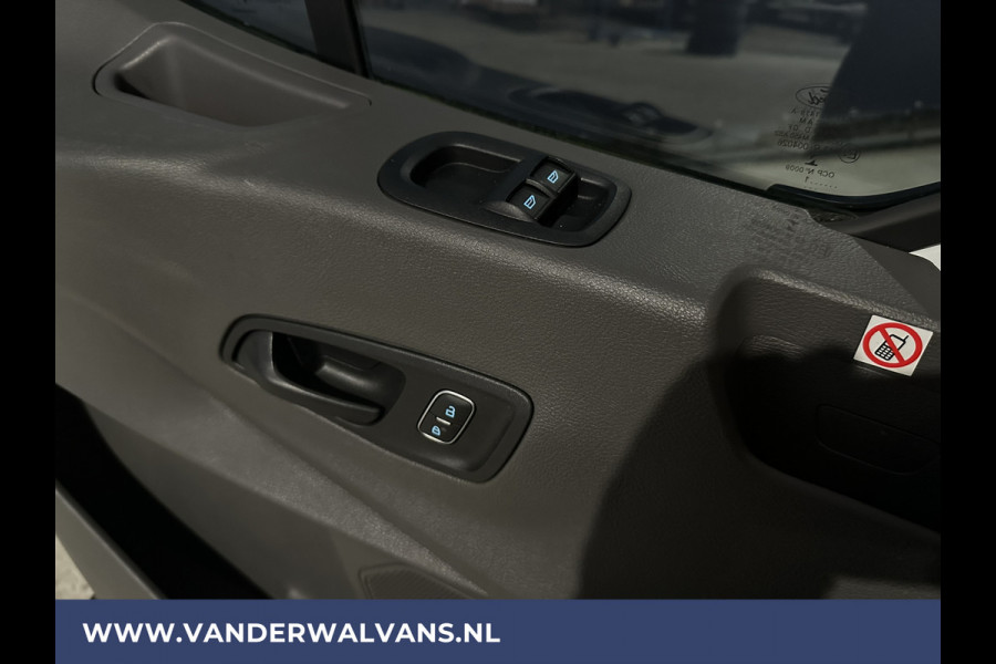 Ford Transit 2.0 TDCI L4H3 Jumbo Euro6 # Airco | Cruisecontrol | Apple Carplay | Android Auto | Parkeersensoren Verwarmde voorruit, Bijrijdersbank