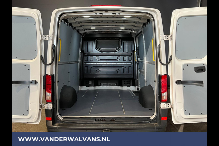 Volkswagen Crafter 2.0 TDI 140pk L3H2 (oude L2H1) Euro6 # Airco | Navigatie | Apple Carplay | Android auto parkeersensoren, 3000kg trekvermogen