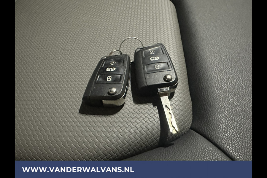 Volkswagen Crafter 2.0 TDI 140pk L3H2 (oude L2H1) Euro6 # Airco | Navigatie | Apple Carplay | Android auto parkeersensoren, 3000kg trekvermogen