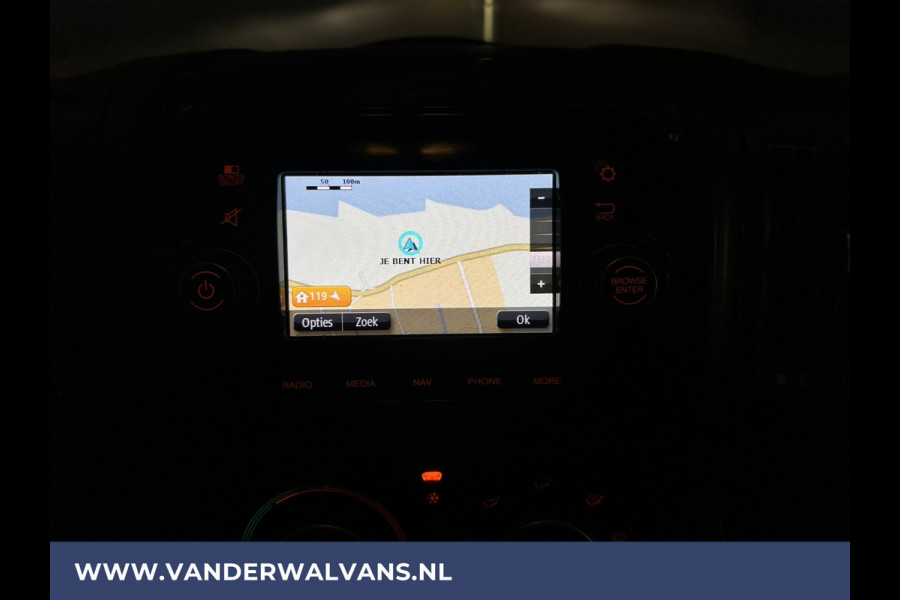 Peugeot Boxer 2.2 BlueHDi 140pk L2H2 Euro6 Airco | Camera | Navigatie | 2500kg Trekhaak Cruisecontrol, Parkeersensoren, Bijrijdersbank