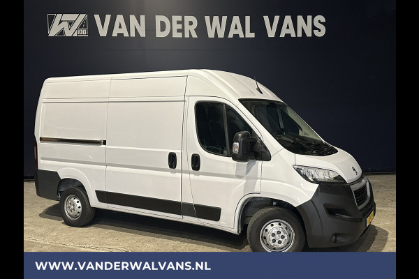Peugeot Boxer 2.2 BlueHDi 120pk L2H2 Euro6 Airco | 2500kg Trekhaak | Cruisecontrol | Parkeersensoren Bijrijdersbank