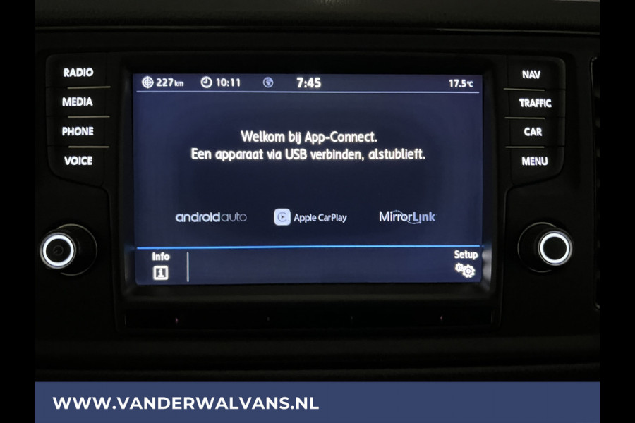 Volkswagen Crafter 2.0 TDI 140 pk L3H3 L2H2 Euro6 Airco | Camera | Navigatie | Apple Carplay Android Auto, Parkeersensoren, 3000kg trekvermogen