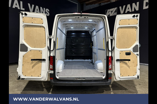 Volkswagen Crafter 2.0 TDI 140 pk L3H3 L2H2 Euro6 Airco | Camera | Apple Carplay | Android Auto Parkeersensoren, Bijrijdersbank